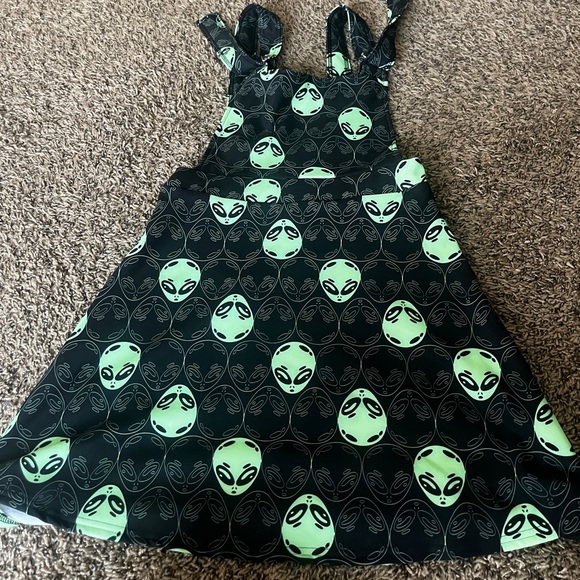 BlackMilk LITTLE GREEN MEN A-LINE APRON DRESS - LIMITED - Picture 2 of 3
